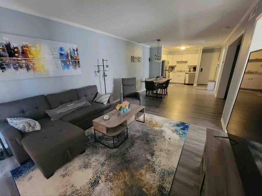 2022 Renovated 2-Bdrm Cozy, Lovely Condo W/Parking! ฮิลตันเฮดไอส์แลนด์ ภายนอก รูปภาพ