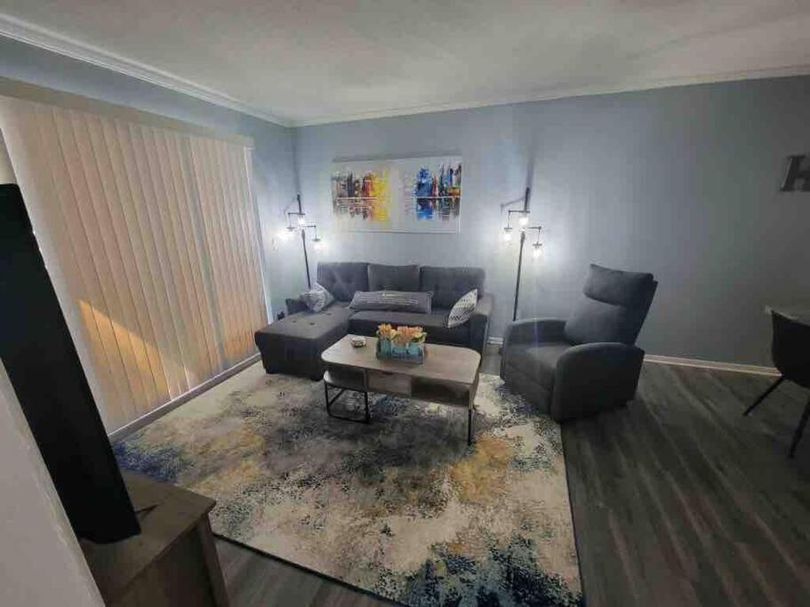 2022 Renovated 2-Bdrm Cozy, Lovely Condo W/Parking! ฮิลตันเฮดไอส์แลนด์ ภายนอก รูปภาพ