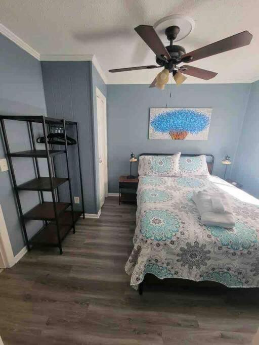 2022 Renovated 2-Bdrm Cozy, Lovely Condo W/Parking! ฮิลตันเฮดไอส์แลนด์ ภายนอก รูปภาพ