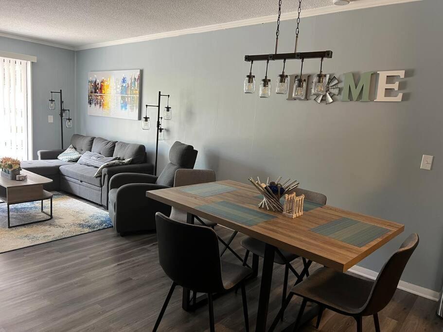 2022 Renovated 2-Bdrm Cozy, Lovely Condo W/Parking! ฮิลตันเฮดไอส์แลนด์ ภายนอก รูปภาพ