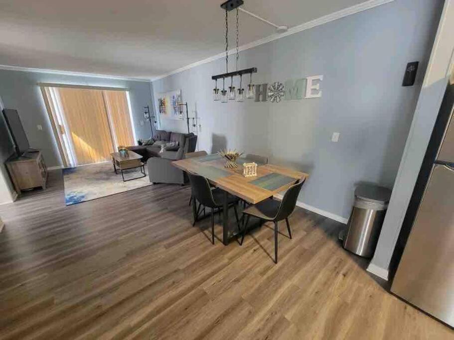 2022 Renovated 2-Bdrm Cozy, Lovely Condo W/Parking! ฮิลตันเฮดไอส์แลนด์ ภายนอก รูปภาพ