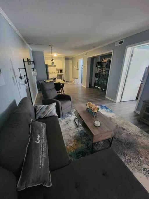 2022 Renovated 2-Bdrm Cozy, Lovely Condo W/Parking! ฮิลตันเฮดไอส์แลนด์ ภายนอก รูปภาพ