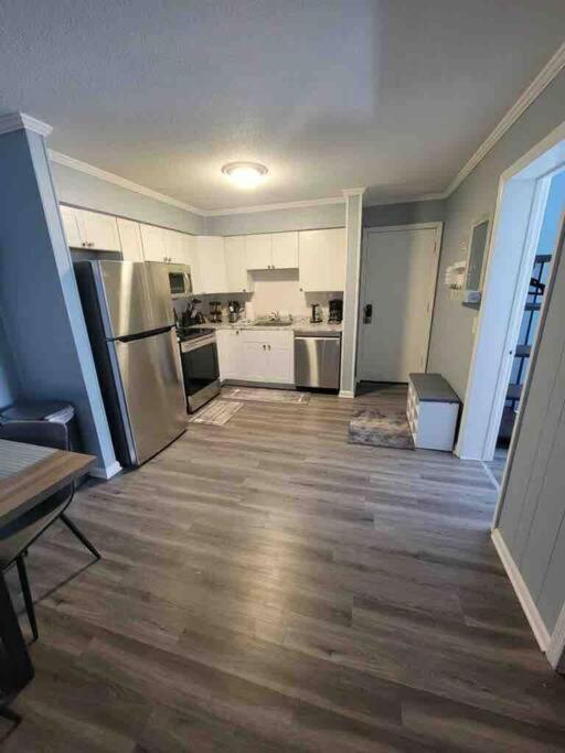 2022 Renovated 2-Bdrm Cozy, Lovely Condo W/Parking! ฮิลตันเฮดไอส์แลนด์ ภายนอก รูปภาพ