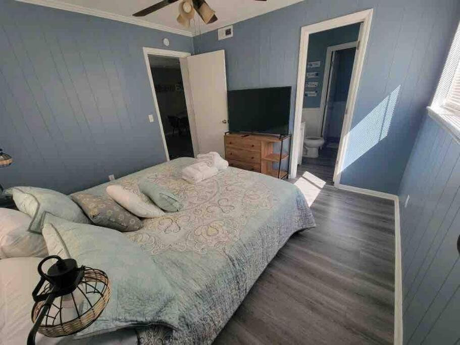 2022 Renovated 2-Bdrm Cozy, Lovely Condo W/Parking! ฮิลตันเฮดไอส์แลนด์ ภายนอก รูปภาพ