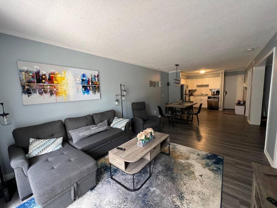 2022 Renovated 2-Bdrm Cozy, Lovely Condo W/Parking! ฮิลตันเฮดไอส์แลนด์ ภายนอก รูปภาพ