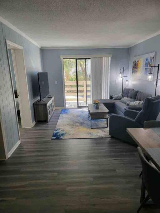 2022 Renovated 2-Bdrm Cozy, Lovely Condo W/Parking! ฮิลตันเฮดไอส์แลนด์ ภายนอก รูปภาพ