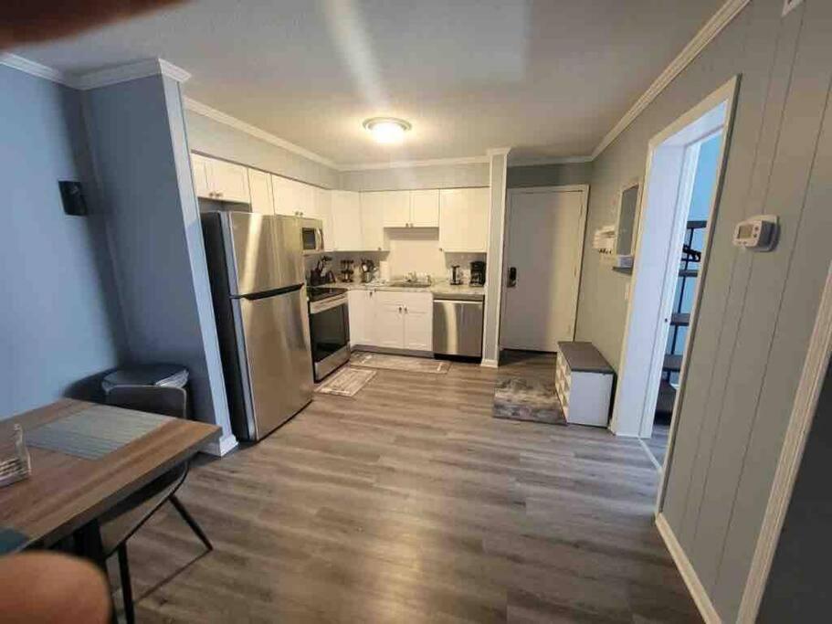2022 Renovated 2-Bdrm Cozy, Lovely Condo W/Parking! ฮิลตันเฮดไอส์แลนด์ ภายนอก รูปภาพ