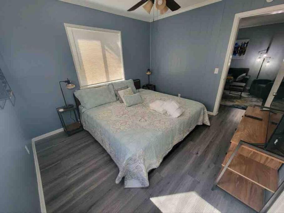 2022 Renovated 2-Bdrm Cozy, Lovely Condo W/Parking! ฮิลตันเฮดไอส์แลนด์ ภายนอก รูปภาพ