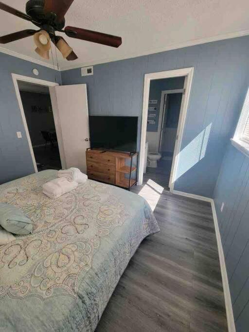 2022 Renovated 2-Bdrm Cozy, Lovely Condo W/Parking! ฮิลตันเฮดไอส์แลนด์ ภายนอก รูปภาพ
