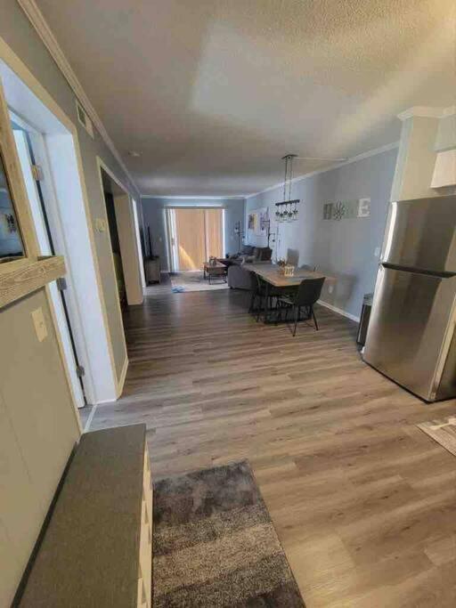 2022 Renovated 2-Bdrm Cozy, Lovely Condo W/Parking! ฮิลตันเฮดไอส์แลนด์ ภายนอก รูปภาพ